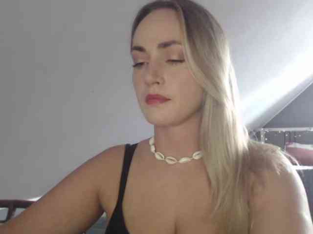 ScarlettXQueen webcam