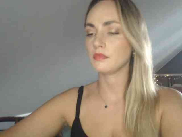 ScarlettXQueen webcam