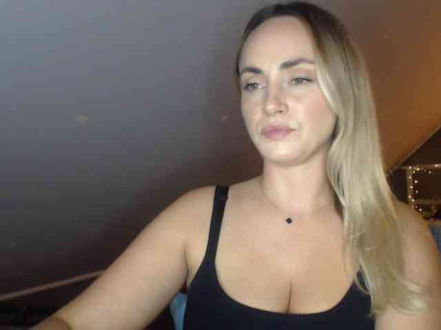 ScarlettXQueen webcam
