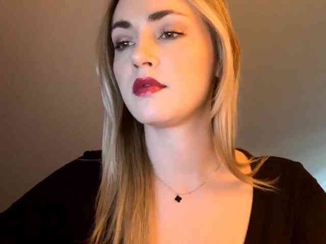 ScarlettXQueen webcam