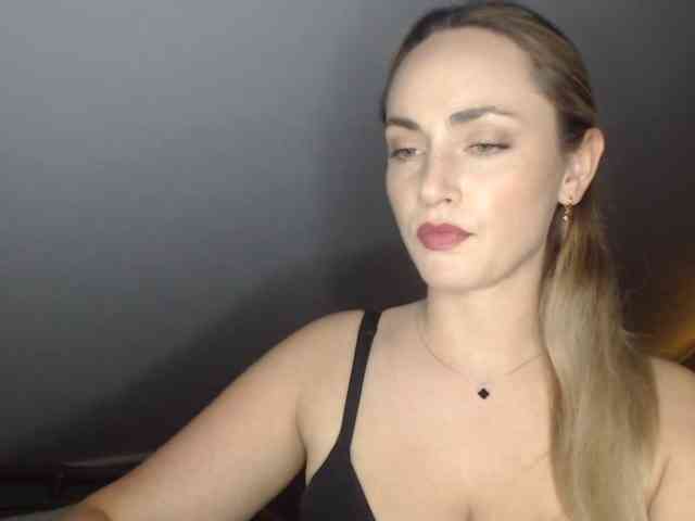 ScarlettXQueen webcam
