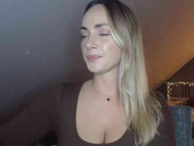 ScarlettXQueen webcam