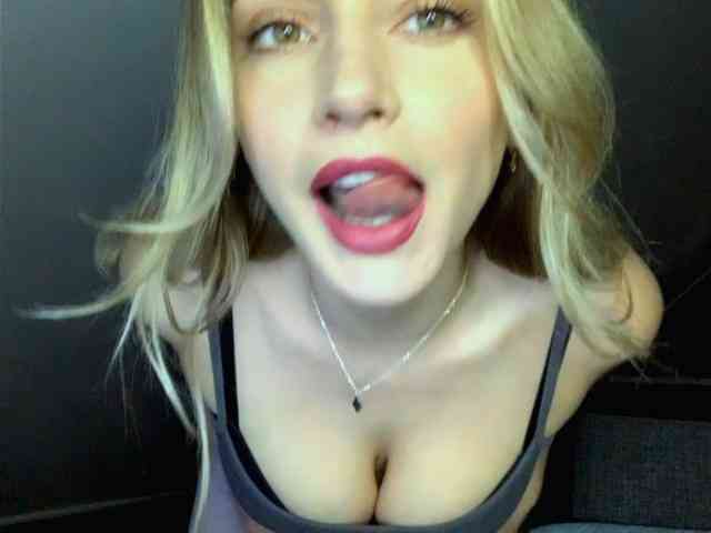 ScarlettXQueen webcam
