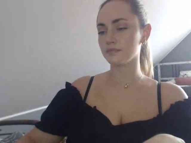 ScarlettXQueen webcam
