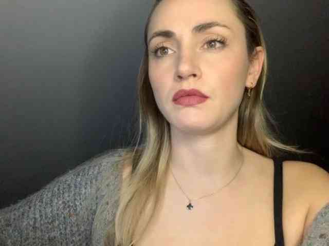 ScarlettXQueen webcam