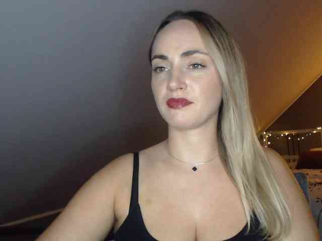 ScarlettXQueen webcam