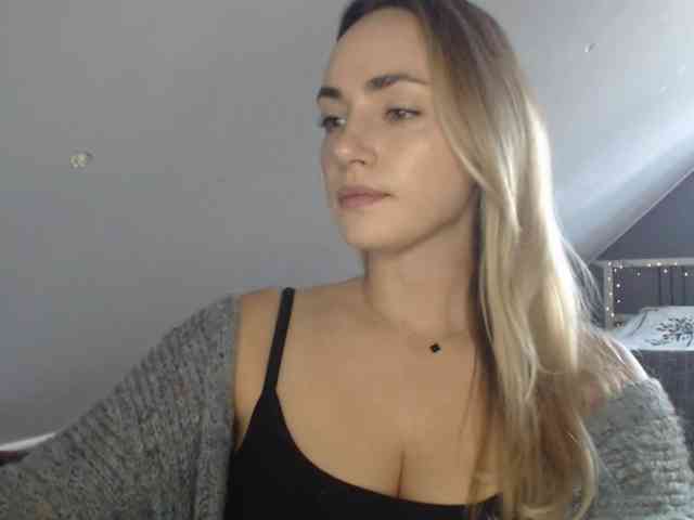 Model: ScarlettXQueen