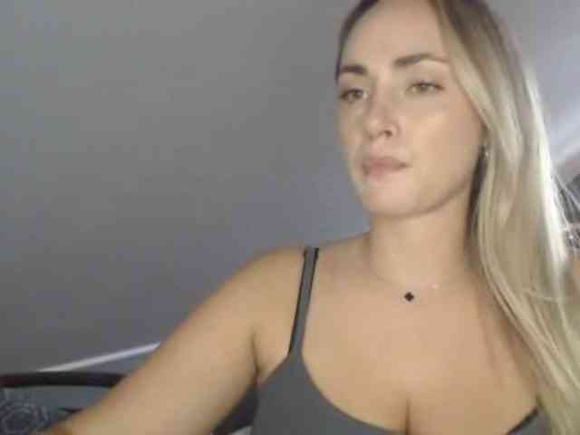 ScarlettXQueen webcam