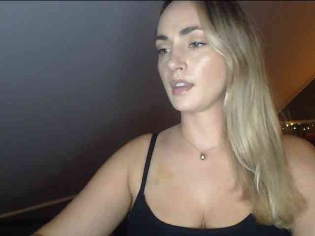 ScarlettXQueen webcam