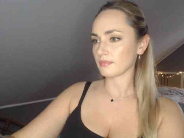 ScarlettXQueen webcam