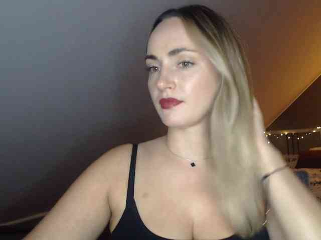 ScarlettXQueen webcam