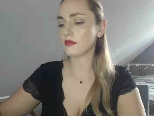 ScarlettXQueen webcam