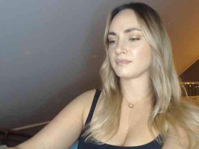 Model: ScarlettXQueen