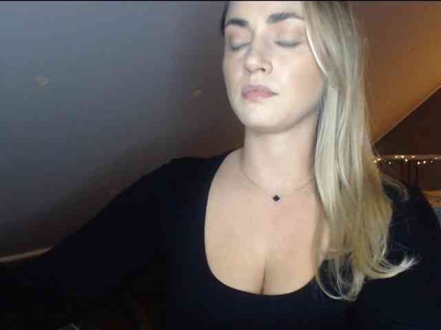 ScarlettXQueen webcam