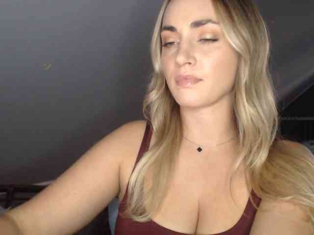 ScarlettXQueen webcam