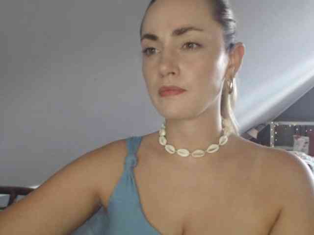 Model: ScarlettXQueen