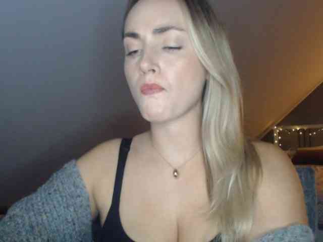 ScarlettXQueen webcam
