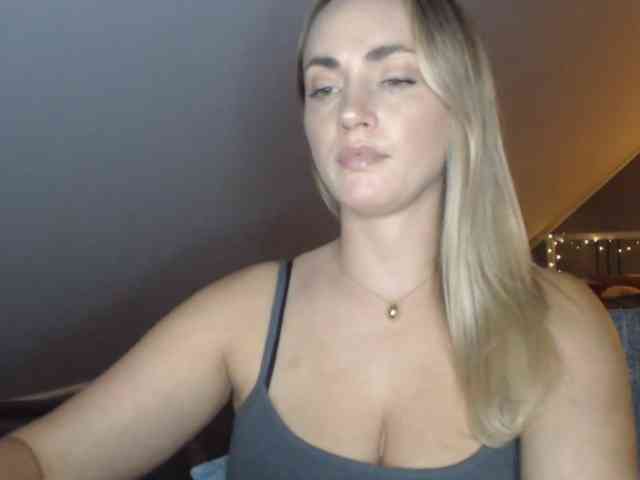 ScarlettXQueen webcam