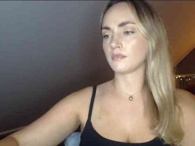 ScarlettXQueen webcam