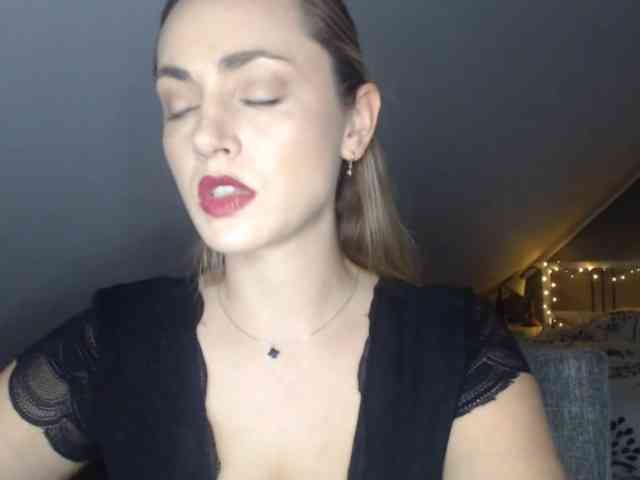 ScarlettXQueen webcam