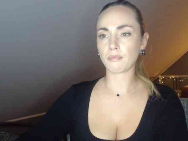 ScarlettXQueen webcam