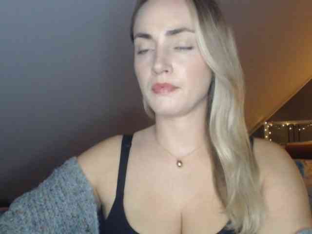 ScarlettXQueen webcam