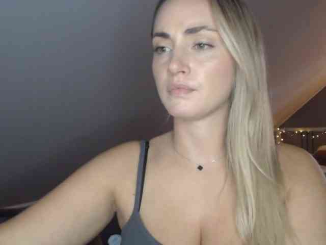 ScarlettXQueen webcam