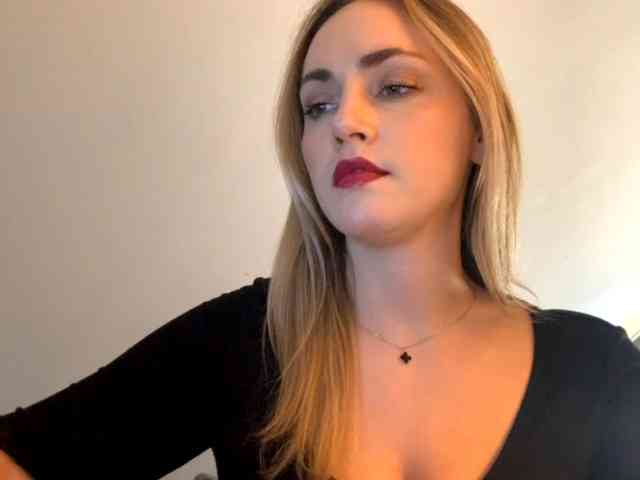 ScarlettXQueen webcam