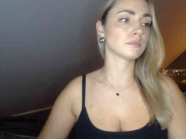 ScarlettXQueen webcam