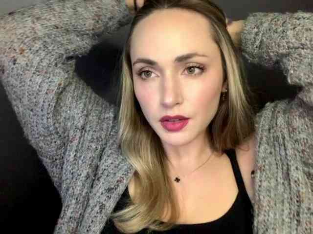 ScarlettXQueen webcam