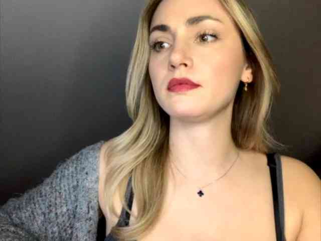 ScarlettXQueen webcam