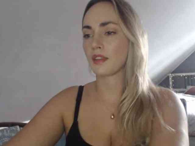 ScarlettXQueen webcam