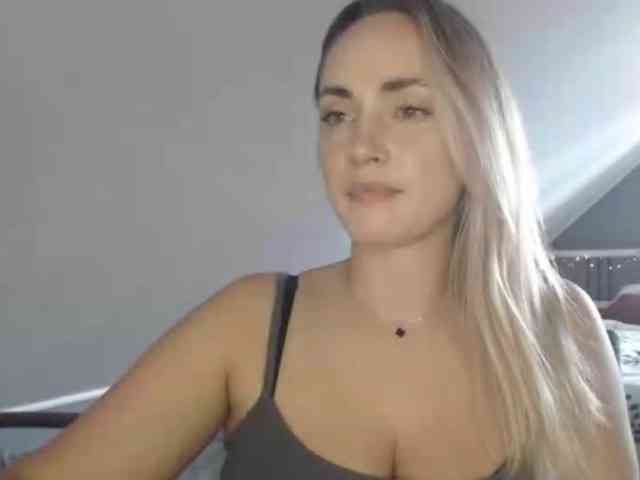 ScarlettXQueen webcam
