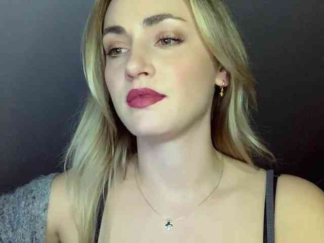 ScarlettXQueen webcam