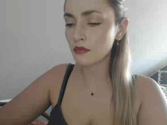 ScarlettXQueen webcam