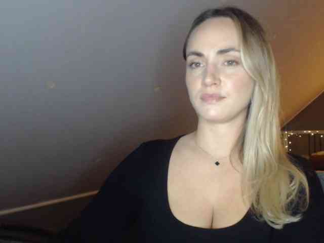 ScarlettXQueen webcam