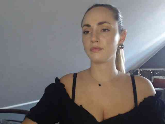 Model: ScarlettXQueen
