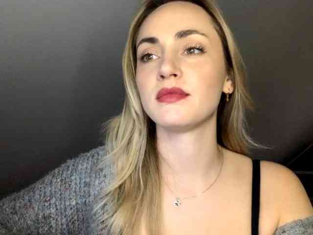 ScarlettXQueen webcam