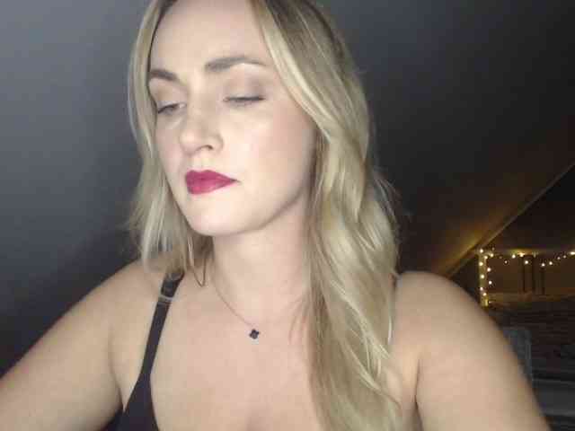 ScarlettXQueen webcam