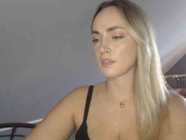 ScarlettXQueen webcam