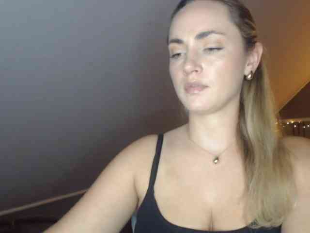 ScarlettXQueen webcam