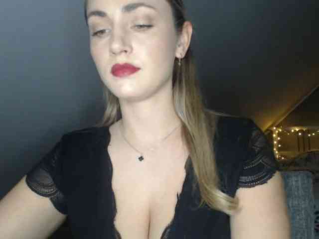 ScarlettXQueen webcam