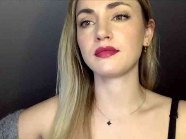 ScarlettXQueen webcam