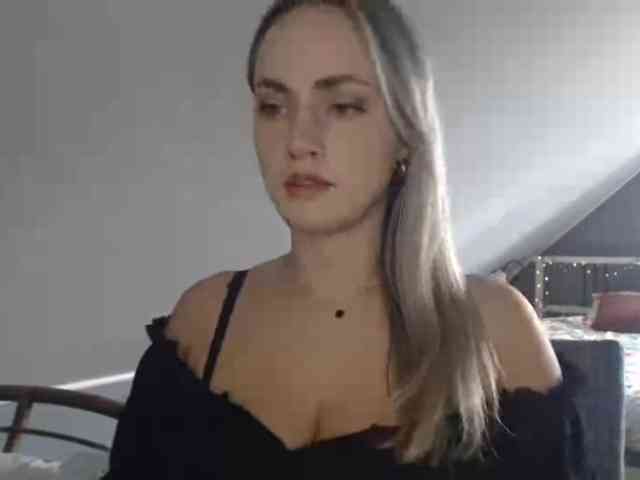 Model: ScarlettXQueen