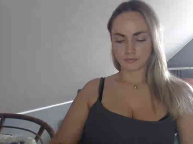 ScarlettXQueen webcam