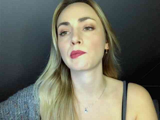 ScarlettXQueen webcam