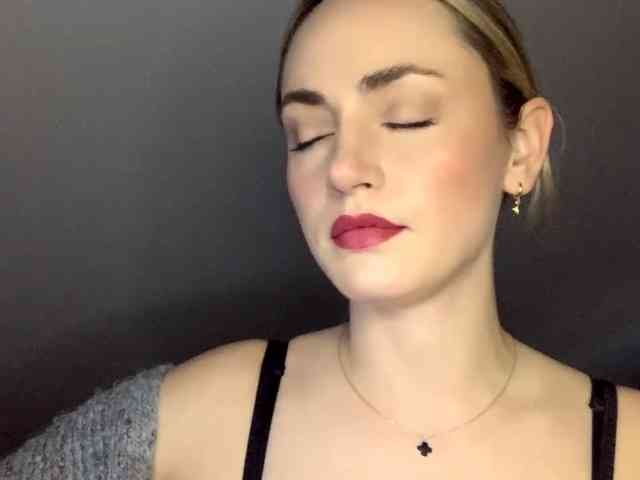 ScarlettXQueen webcam