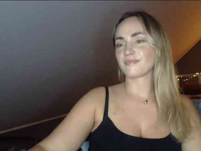 ScarlettXQueen webcam