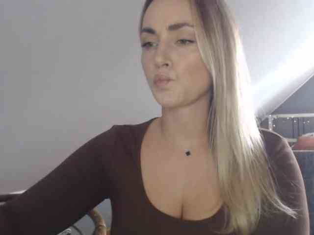 ScarlettXQueen webcam