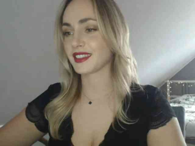 ScarlettXQueen webcam
